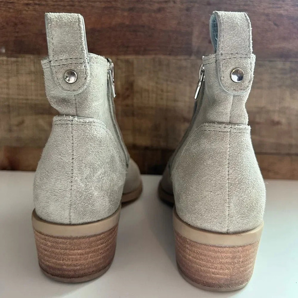 Dolce Vita Able Booties - Concrete Grey Suede - Picture 7 of 9